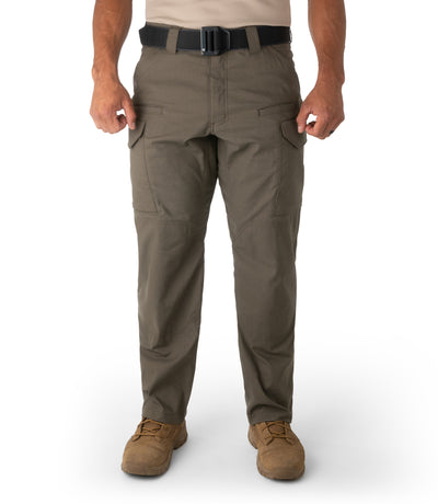 Front of Men's V2 Tactical Pants in Ranger Green